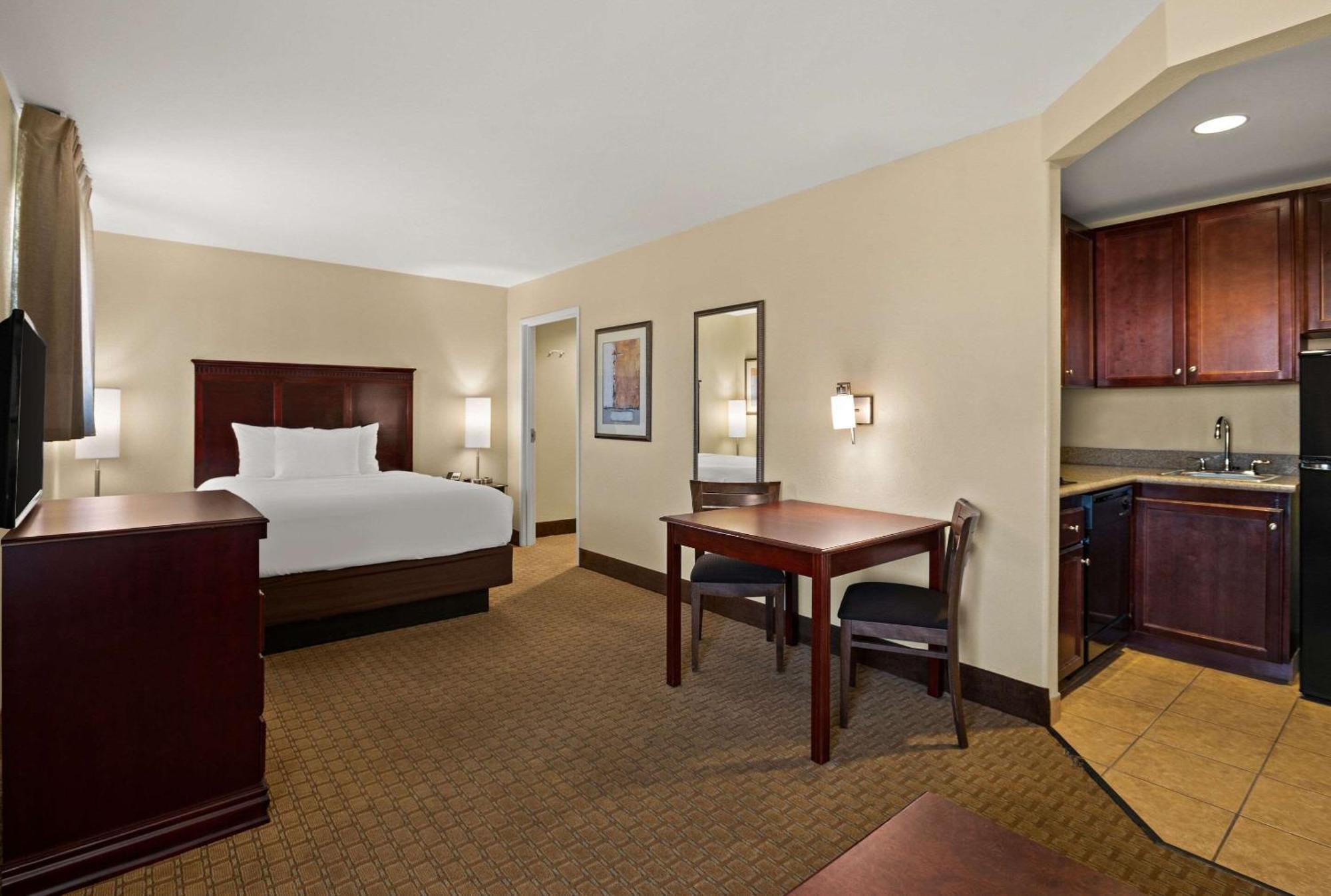 Mainstay Suites Houma Exteriér fotografie